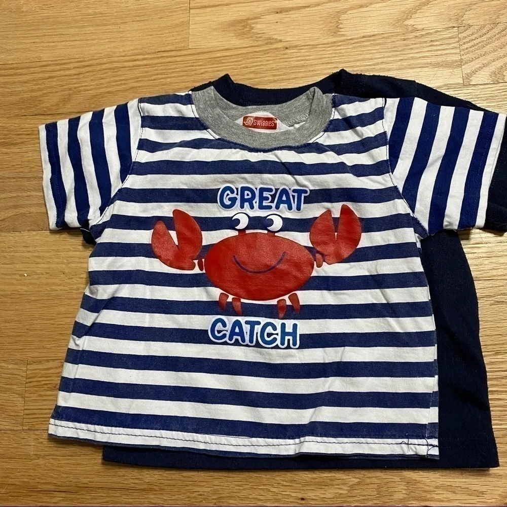 18 mos Top Bundle Boys Romper Hooded Carter’s Firetruck
